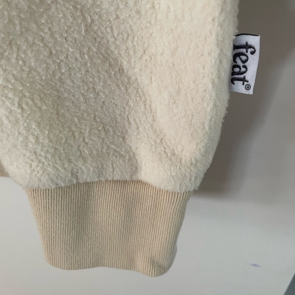 FEAT BlanketBlend Crewneck - Picture 7 of 7